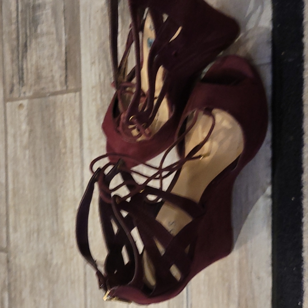 Shoes - Picture 2 of 3